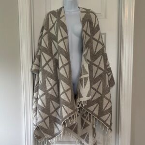 Geometric Patterned Sweater Shawl